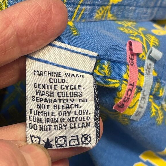 Reyn Spooner Blue Yellow Reverse Print UCLA Bruins Short Sleeve Button-Down Shir - Picture 4 of 9